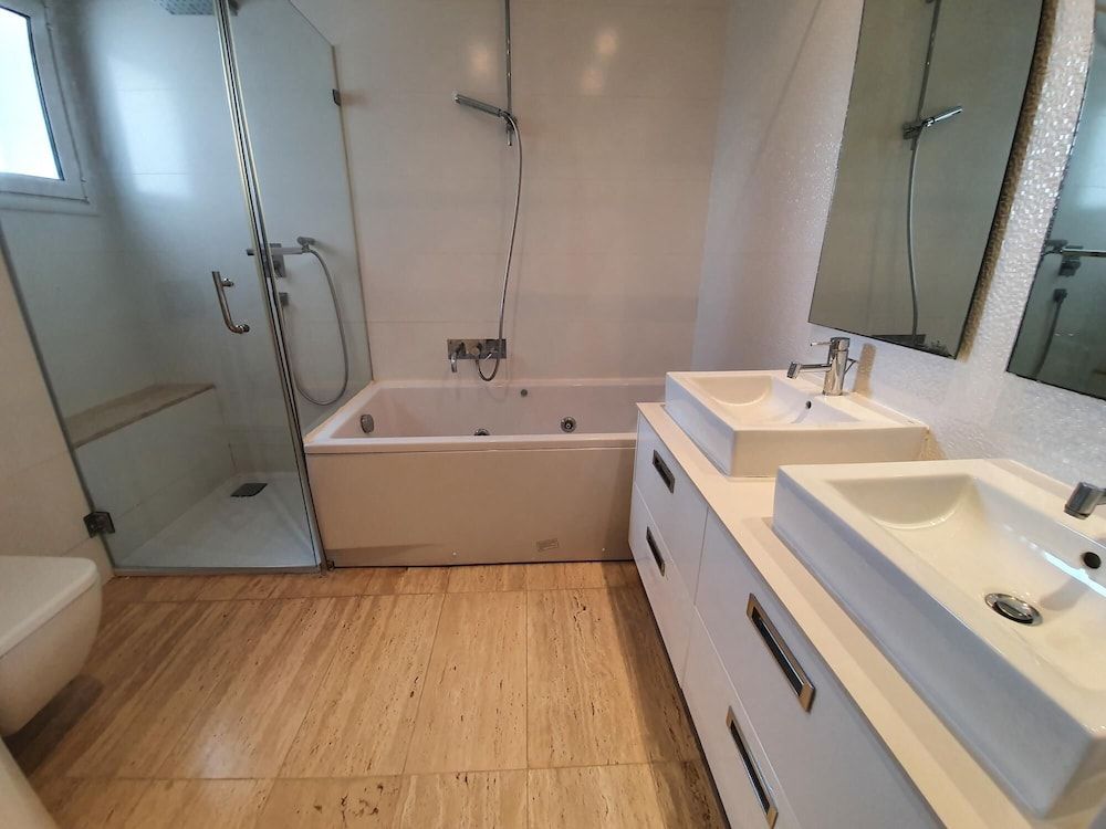 Prestige Luxurious 120m2 Next to UN Offices Lac2 Apartment, Accessible 12