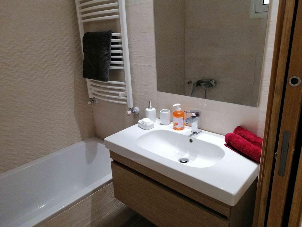 Bright Stylish 1bd Flat in Jardins De Carthage Apartment, Accessible 6