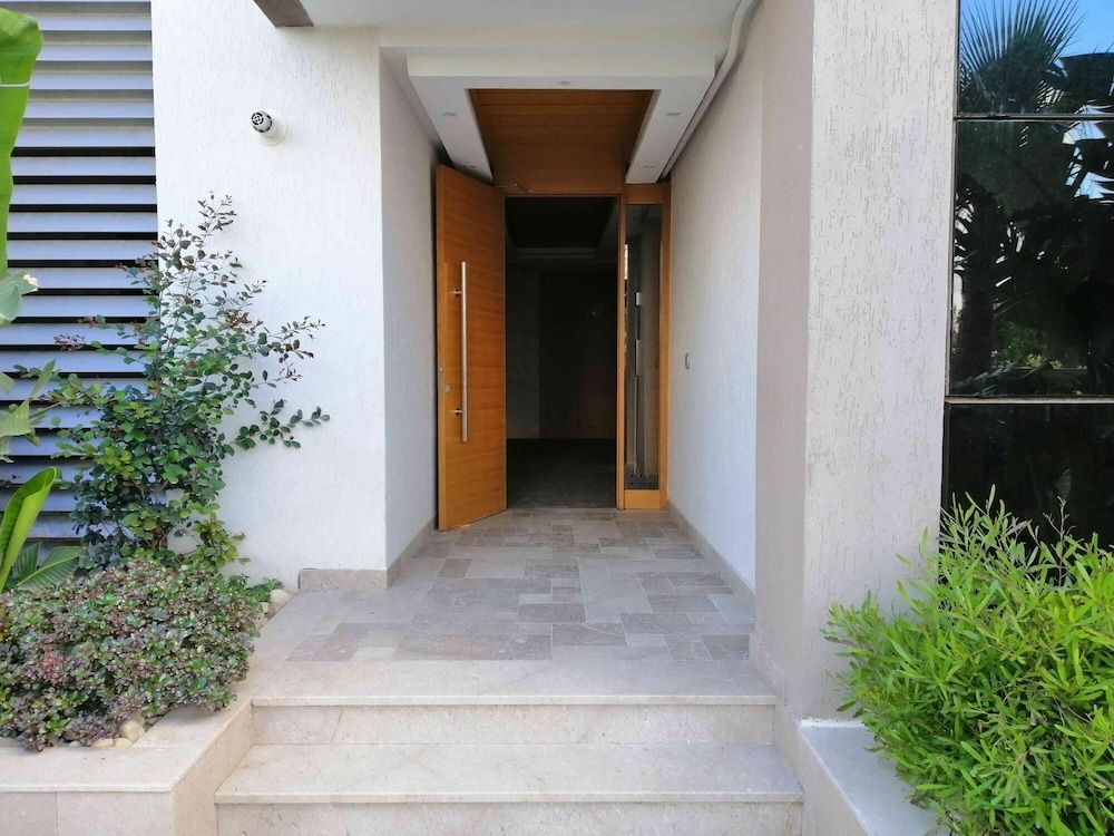 undefined Bright Stylish 1bd Flat in Jardins De Carthage 5