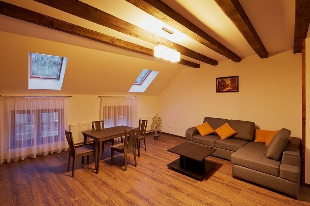 Apartment (8/25)