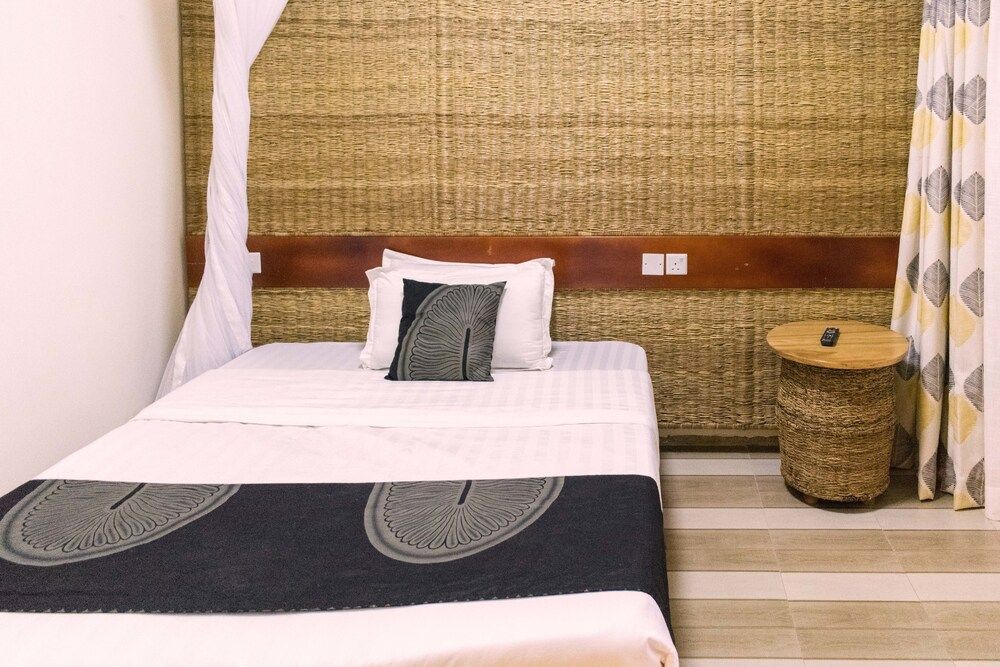 Tooro Fairway Hotel Double Room 11