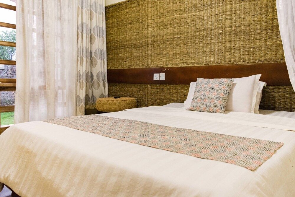 Tooro Fairway Hotel Double Room 8