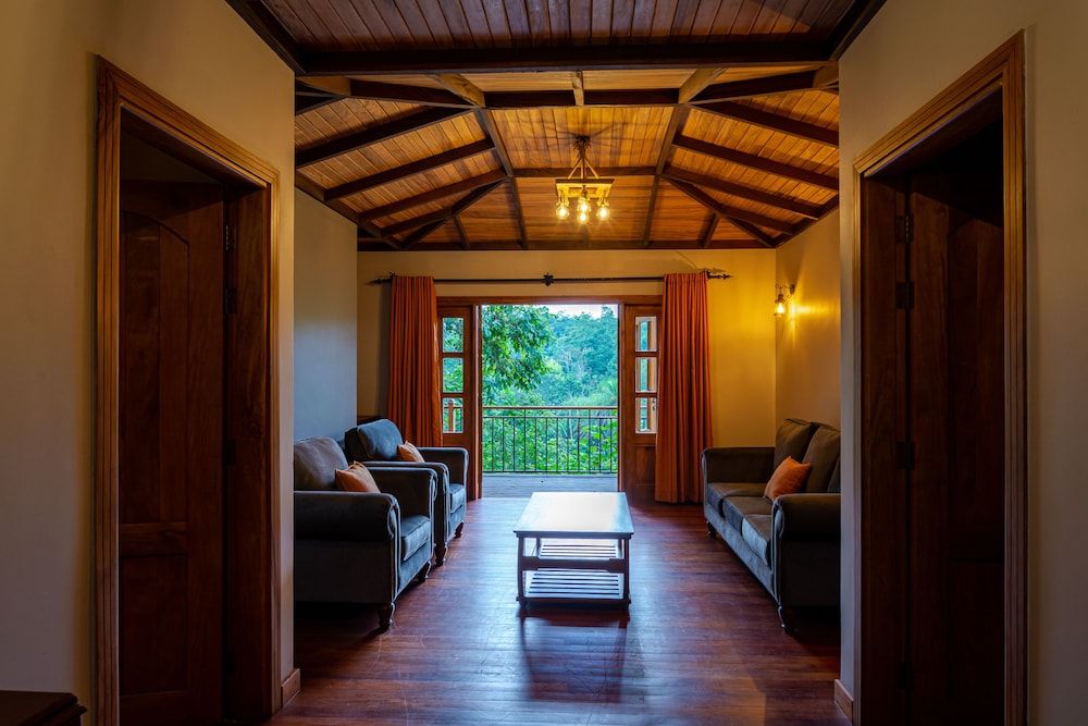 Chimpundu Lodge Family Room 4