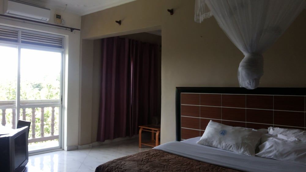 Pauline Hotel Executive Double Room 2