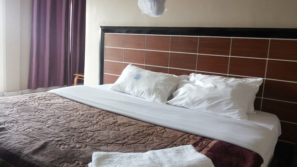 Pauline Hotel Executive Double Room 4