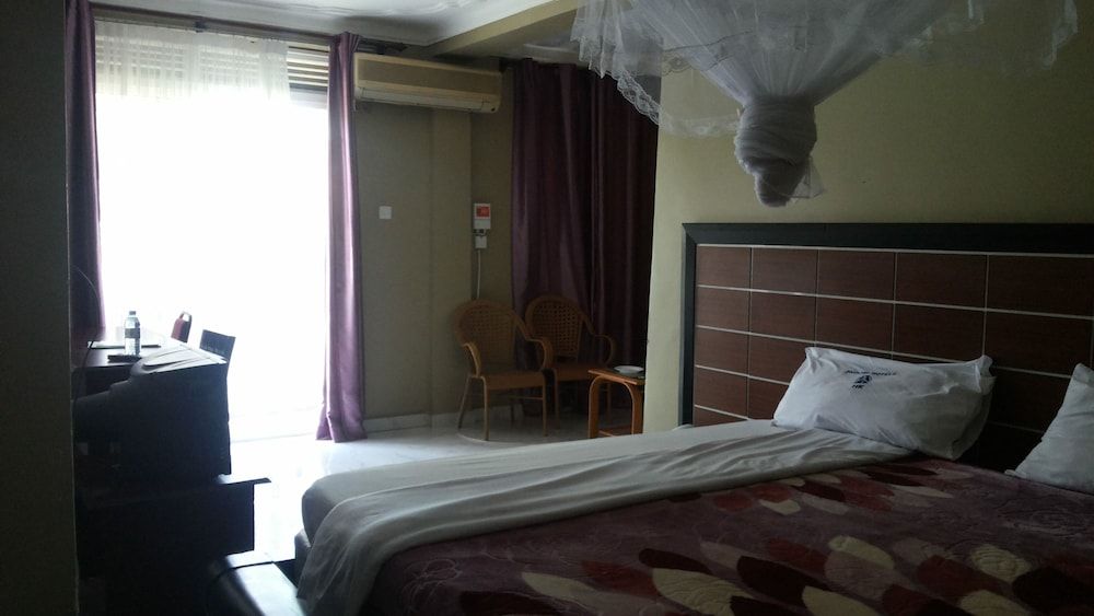 Pauline Hotel Royal Double Room 3