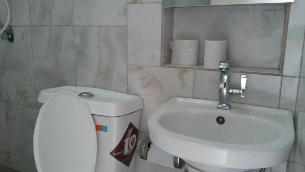 St Lira Hotel Single Room 5