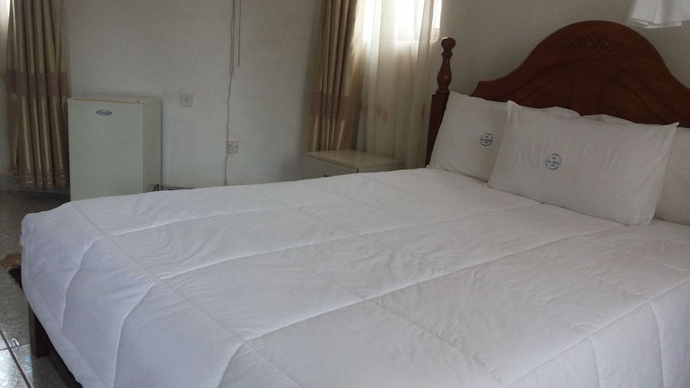 St Lira Hotel Executive Suite 2