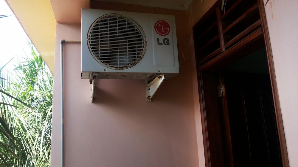 DaysInn Hotel Deluxe Double Room 7