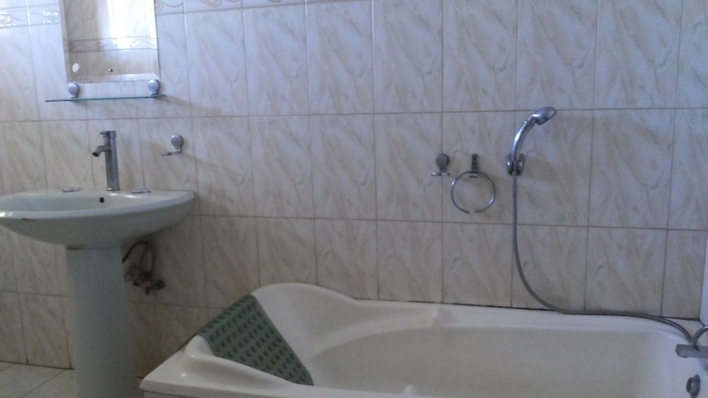 DaysInn Hotel Business Suite 2