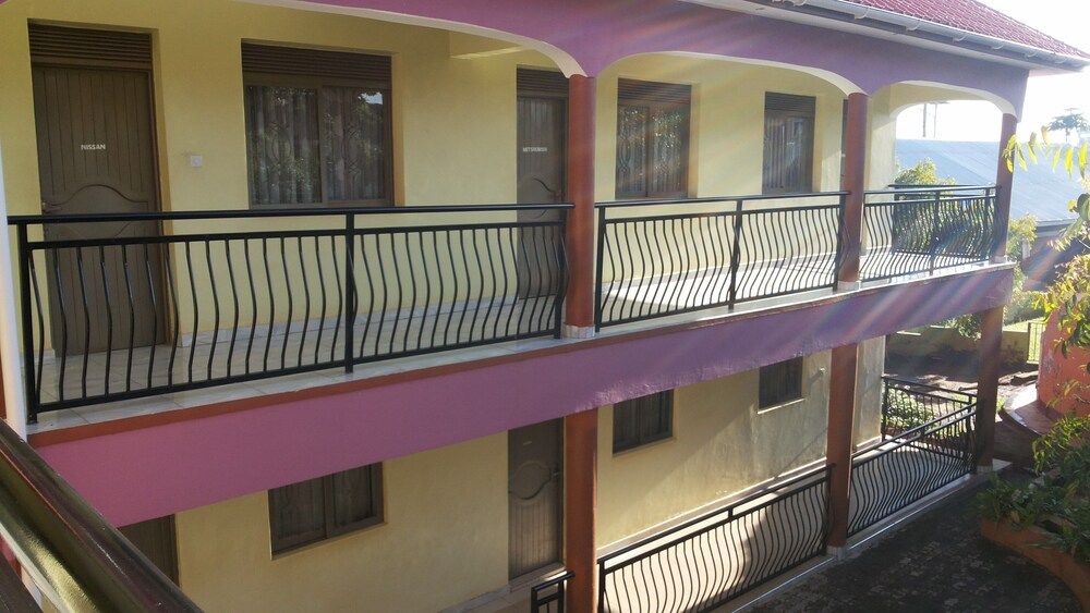 Garden Inn Deluxe Double Room 11