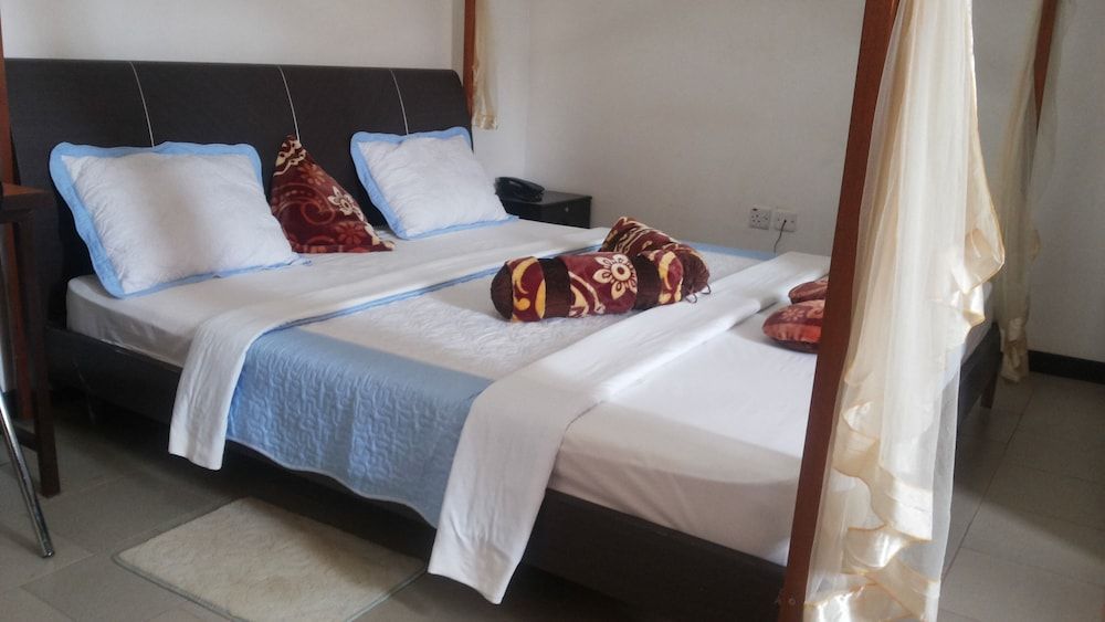 Global Friendship Hotel Executive Double Room 2