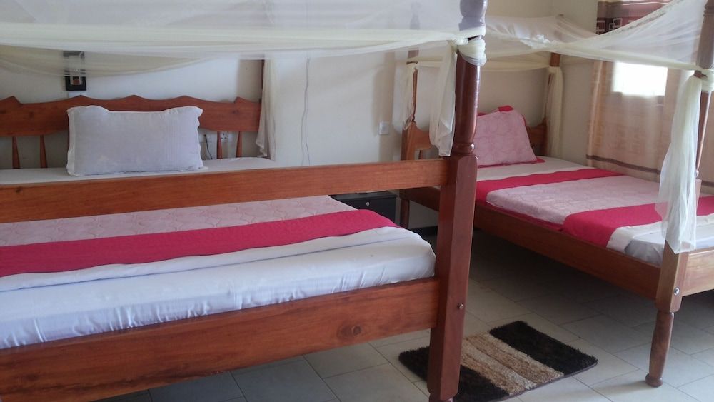 Global Friendship Hotel Deluxe Twin Room