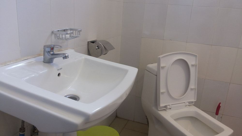 Global Friendship Hotel Deluxe Double Room 12