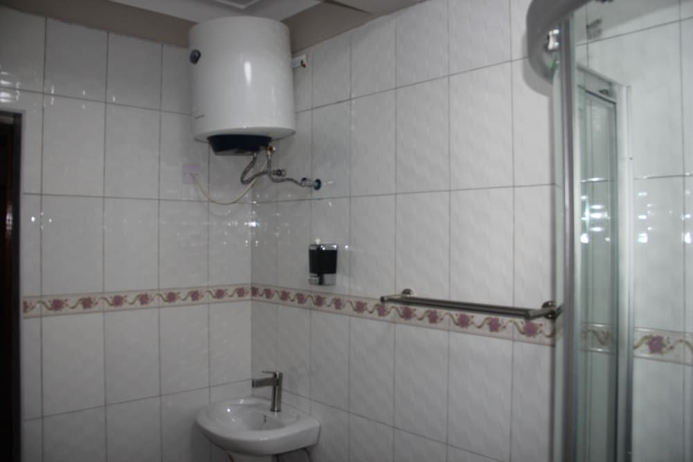 Hope's Apartments Deluxe Triple Room 10