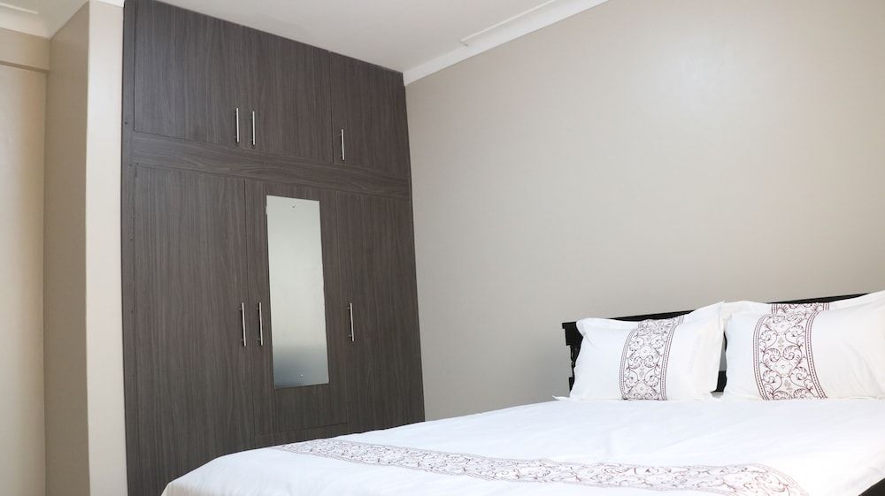 Hope's Apartments Deluxe Triple Room 4