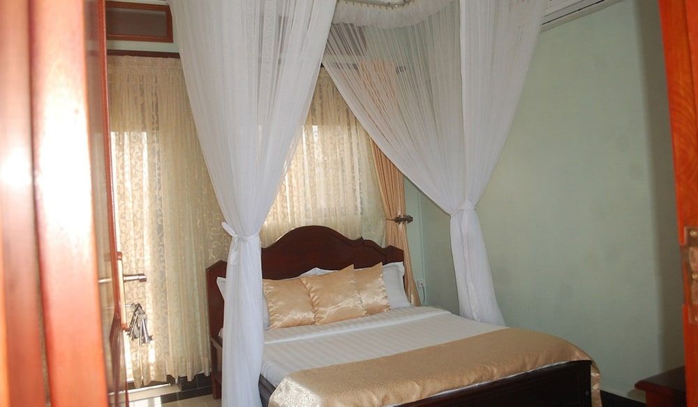 TJ Global Hotel Kasese Double Room (No A/C) 5