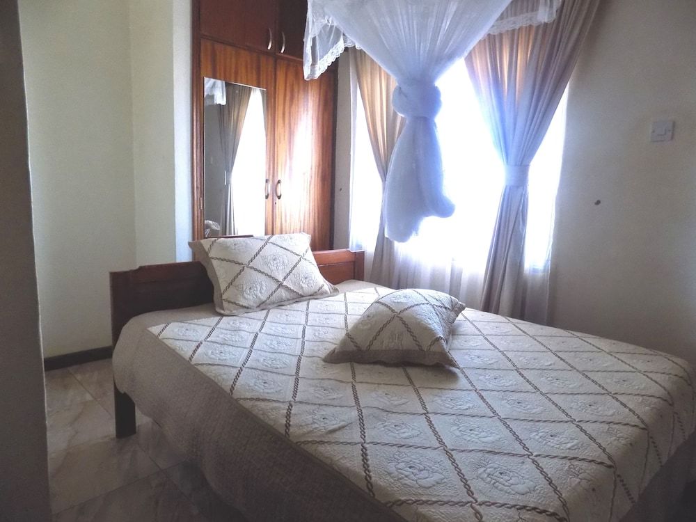 LandMark Hotel Comfort Single Room, 1 Large Twin Bed 5