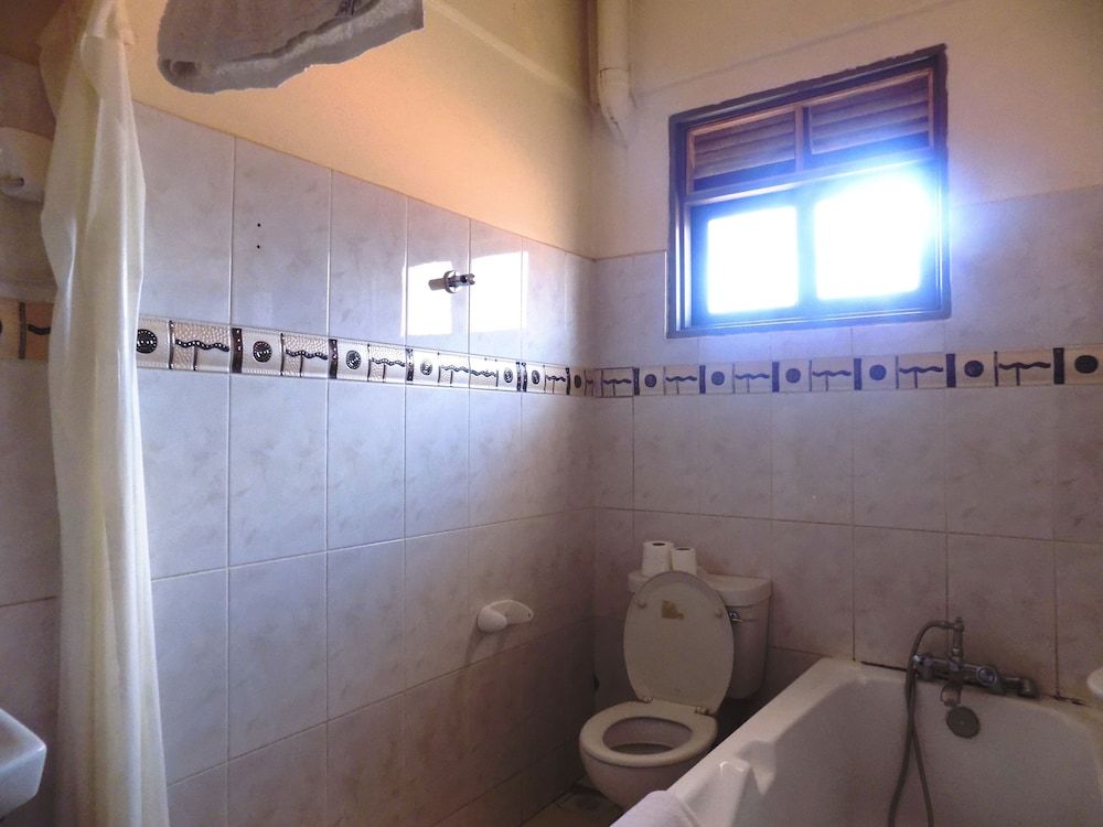 LandMark Hotel Comfort Single Room, 1 Large Twin Bed 7