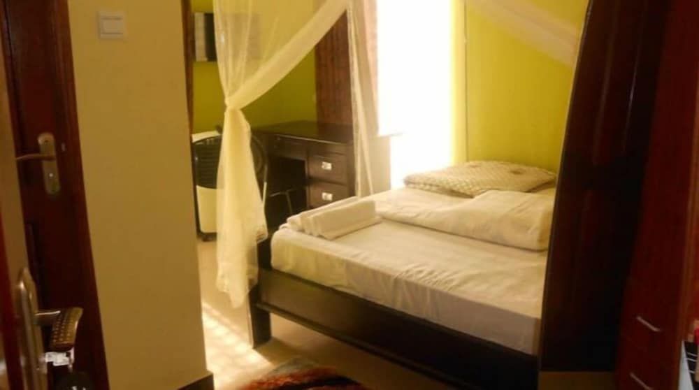 Strikers Hotel Executive Double Room 2