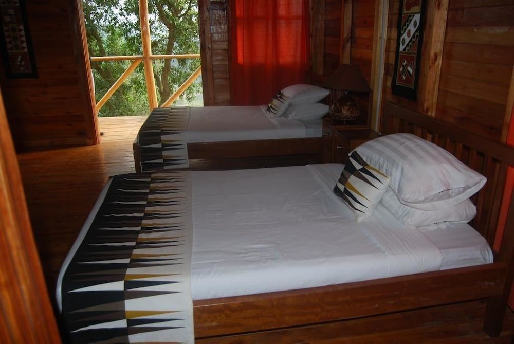 Rihuja Safari Lodge Superior Double Room 3