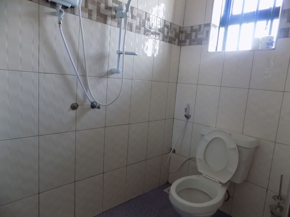 Sky Light Hotel Single Room 6