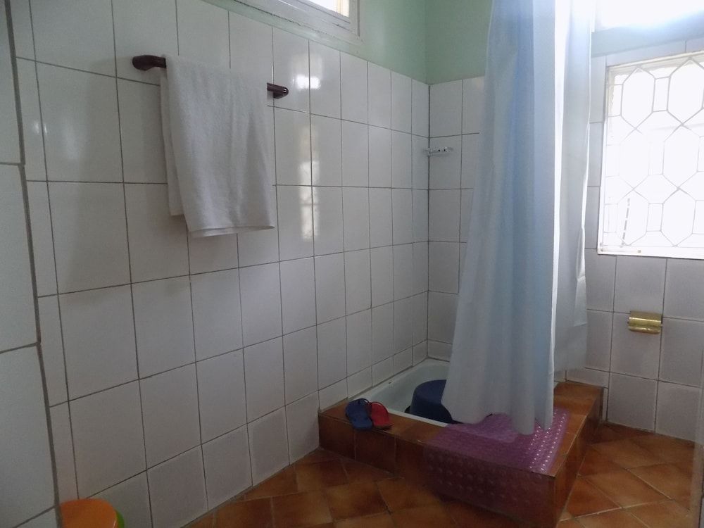 Fort Coleb Guest House Twin Room 8