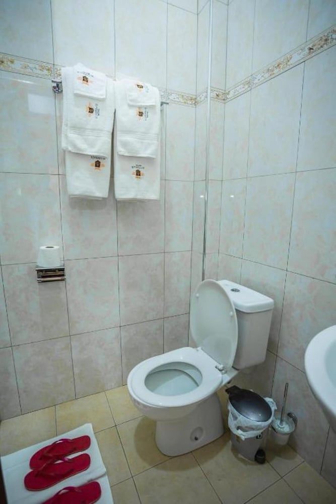 Silverback Hotel Deluxe Double Room 12