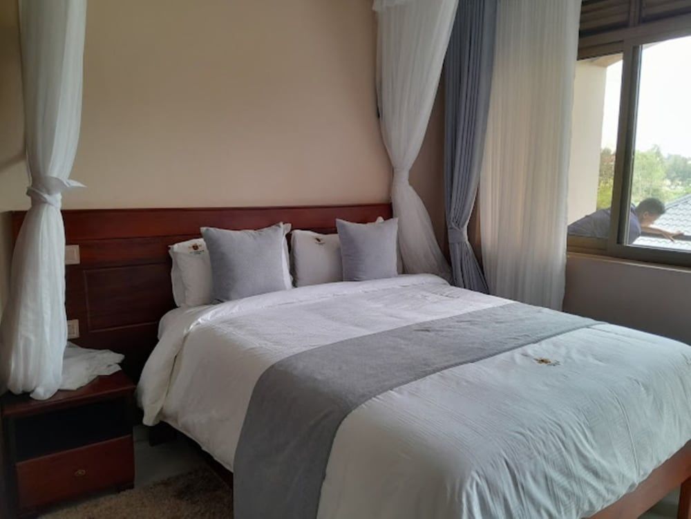 Silverback Hotel Executive Double Room 2