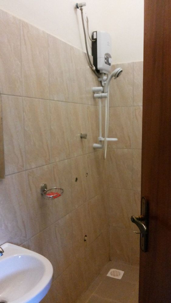 Makan Hill Resort Hotel Deluxe Twin Room 2