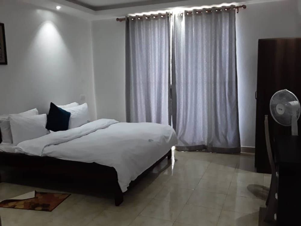 Deluxe Double Room (with AC)