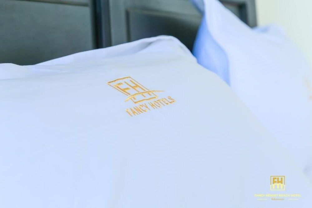 Fancy Resort Beach Hotel Deluxe Single Room 5