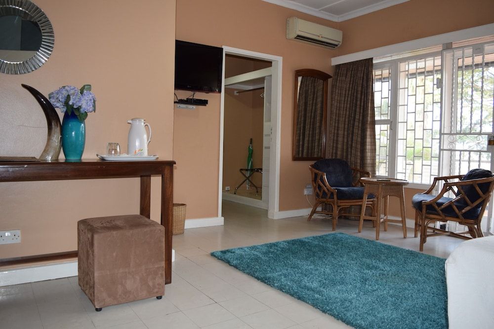 Family Room, Private Bathroom