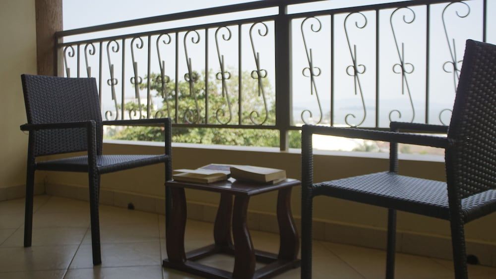 Single Room, Balcony
