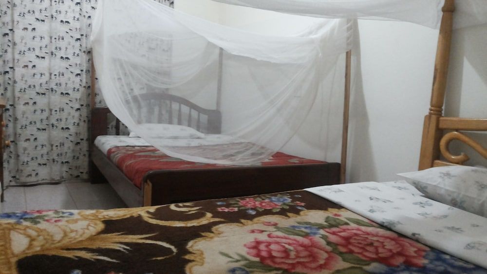 Rest Gardens Twin Room 2