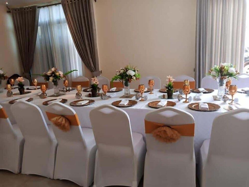 Avesta Hotel