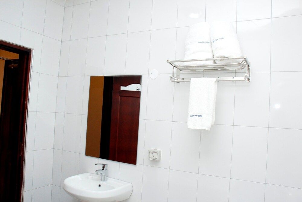 Kenlon Hotel Double Room 12