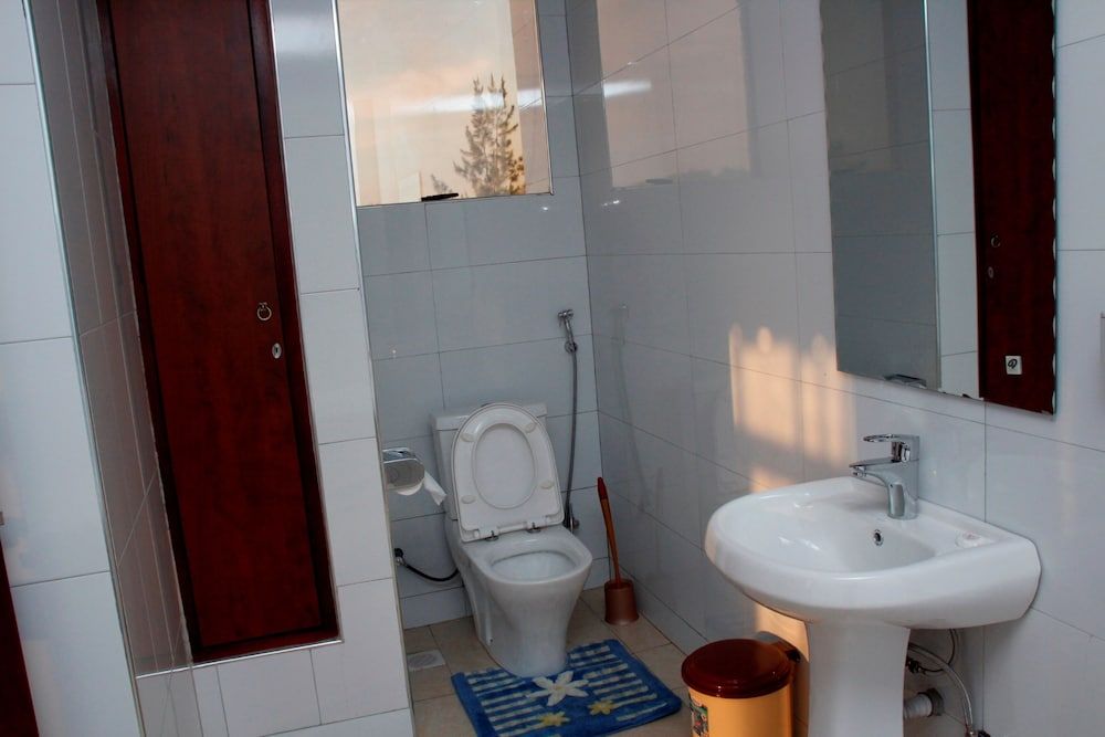 Kenlon Hotel Deluxe Double Room 13