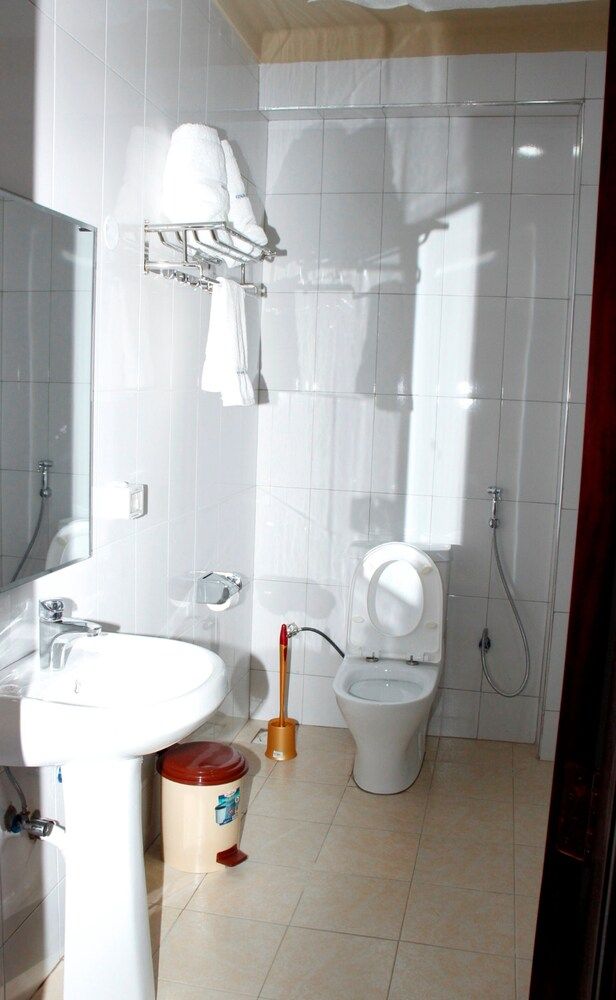 Kenlon Hotel Deluxe Double Room 18