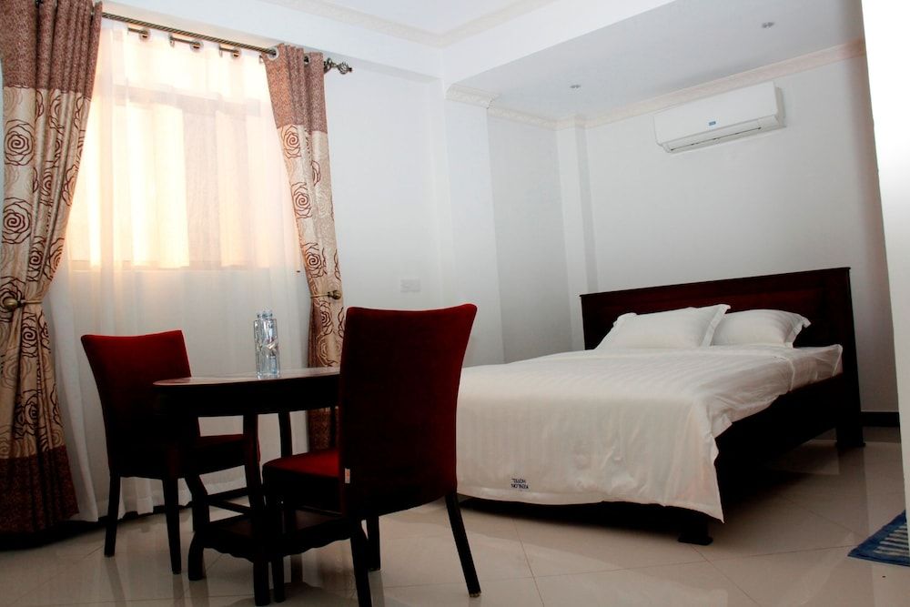 Kenlon Hotel Deluxe Double Room 8