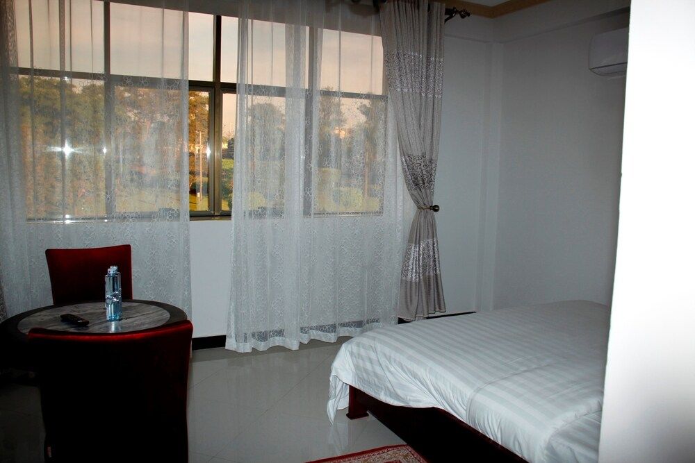 Kenlon Hotel Double Room 4