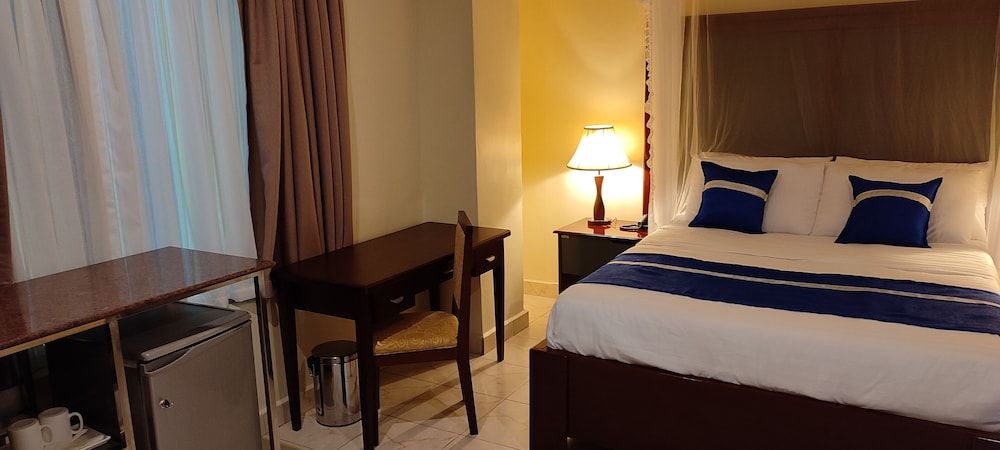 Koki Hotel Standard room with windows 3