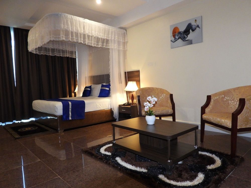 Koki Hotel Deluxe Room with City view 9