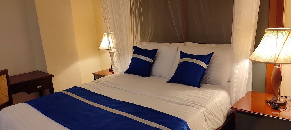 Koki Hotel Standard room with windows 4