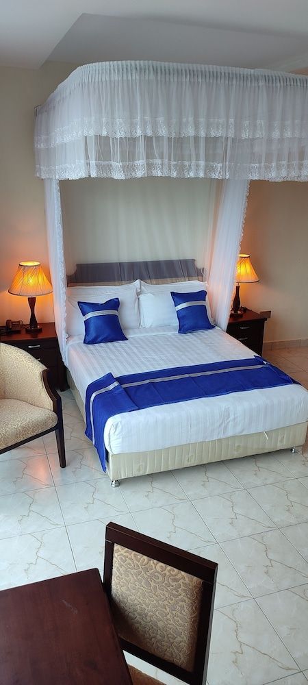 Koki Hotel Deluxe Room with City view 7