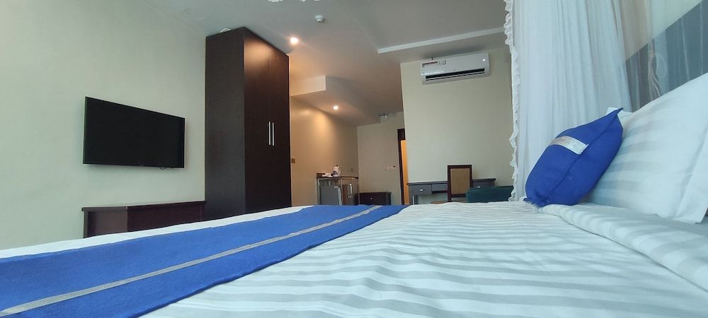 Koki Hotel Twin Room with No Windows 15