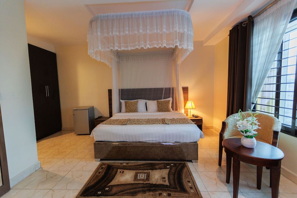 Koki Hotel Standard room with windows 9