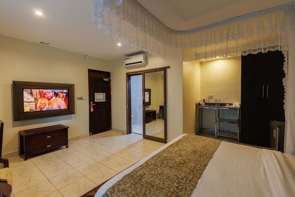 Koki Hotel Standard room with windows 26