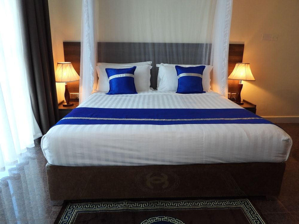 Koki Hotel Deluxe Room with City view 11