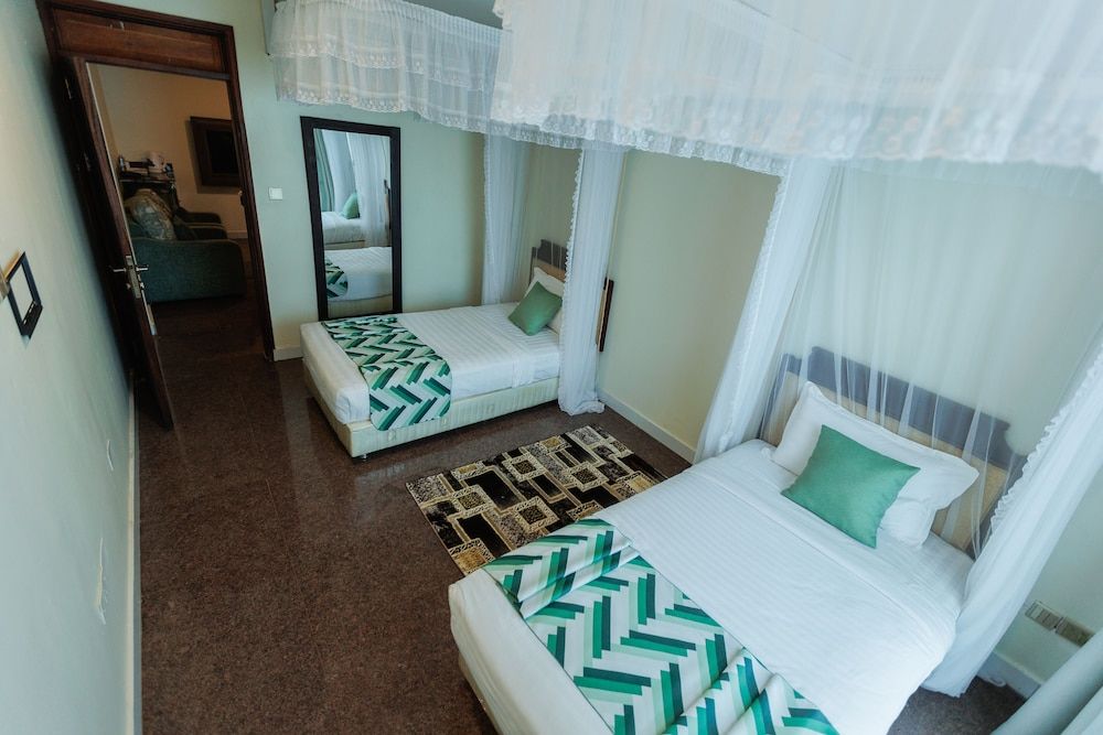 Koki Hotel Twin Room with No Windows 8